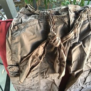 Hollister Brown/Dark Tan Cargo Capris!